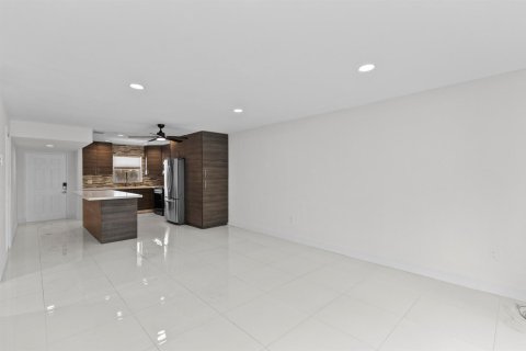 Copropriété à vendre à Oakland Park, Floride: 2 chambres, 92.9 m2 № 2083063 - photo 10