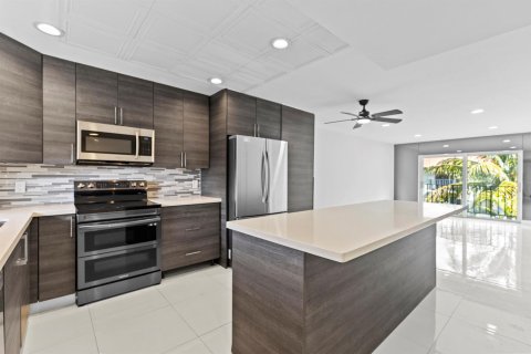 Condo à Oakland Park, Floride, 2 chambres  № 2083063