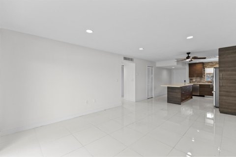 Copropriété à vendre à Oakland Park, Floride: 2 chambres, 92.9 m2 № 2083063 - photo 9