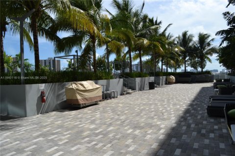 Condominio en alquiler en Aventura, Florida, 2 dormitorios № 1980296 - foto 12