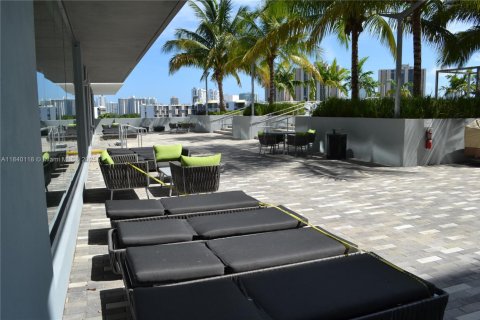 Condominio en alquiler en Aventura, Florida, 2 dormitorios № 1980296 - foto 13