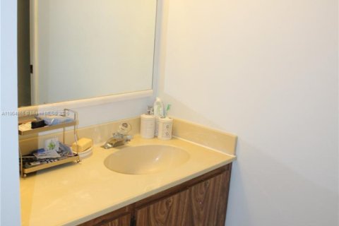 Купить кондоминиум в Уэст-Палм-Бич, Флорида 2 спальни, 133.5м2, № 1956540 - фото 15