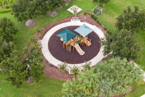 Casa en venta en Winter Haven, Florida, 4 dormitorios, 169.83 m2 № 1900996 - foto 9