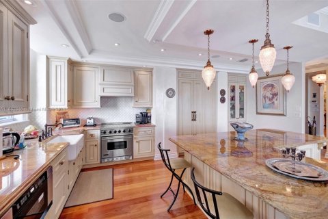 Condominio en venta en Bal Harbour, Florida, 3 dormitorios, 184.88 m2 № 1727156 - foto 13
