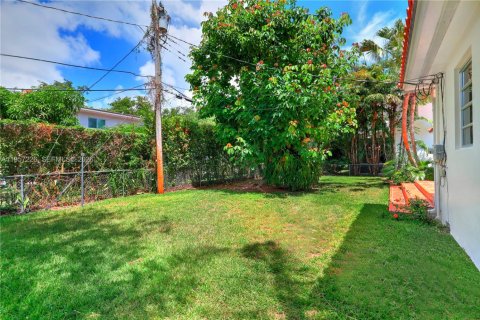 Снять в аренду виллу или дом в Корал-Гейблс, Флорида 2 спальни, 133.13м2, № 2023563 - фото 29