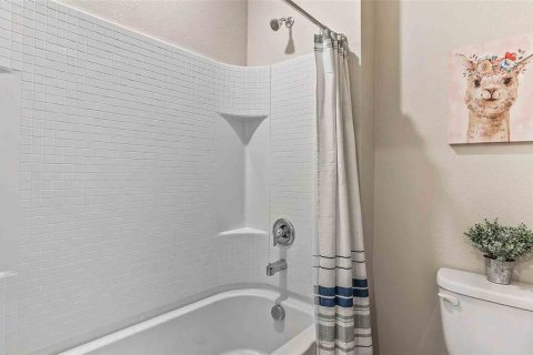 Casa en venta en Zephyrhills, Florida, 5 dormitorios, 242.01 m2 № 1905934 - foto 13