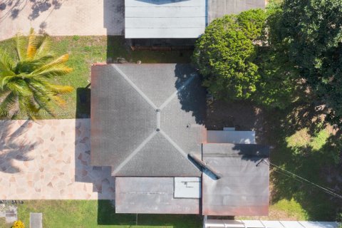 House in Miramar, Florida 3 bedrooms, 109.25 sq.m. № 1955203 - photo 30