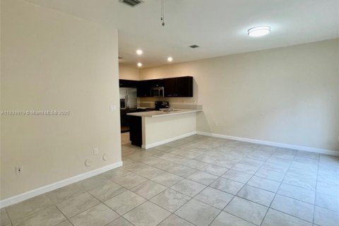 Adosado en alquiler en Homestead, Florida, 3 dormitorios, 152.55 m2 № 1960357 - foto 10