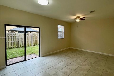 Adosado en alquiler en Homestead, Florida, 3 dormitorios, 152.55 m2 № 1960357 - foto 9