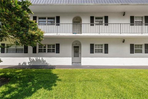 Condo in Ocala, Florida, 2 bedrooms  № 1677690 - photo 12