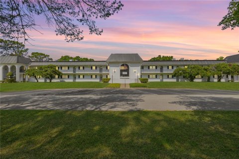 Condo in Ocala, Florida, 2 bedrooms  № 1677690 - photo 1