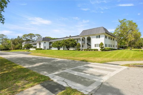 Condo in Ocala, Florida, 2 bedrooms  № 1677690 - photo 10