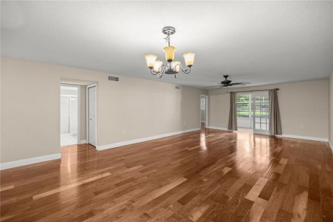 Condo in Ocala, Florida, 2 bedrooms  № 1677690 - photo 18