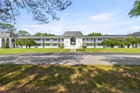 Condo in Ocala, Florida, 2 bedrooms  № 1677690 - photo 9