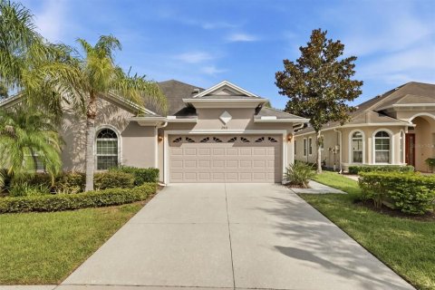 House in Land O' Lakes, Florida 3 bedrooms, 156.91 sq.m. № 2394278