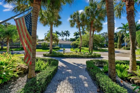 Villa ou maison à louer à Palmetto Bay, Floride: 4 chambres, 266.91 m2 № 1974833 - photo 4