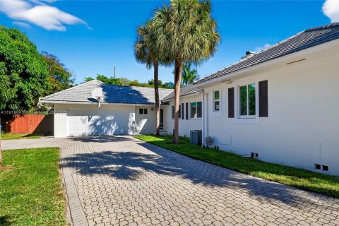 Villa ou maison à louer à Palmetto Bay, Floride: 4 chambres, 266.91 m2 № 1974833 - photo 3