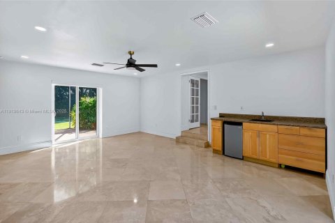 Villa ou maison à louer à Palmetto Bay, Floride: 4 chambres, 266.91 m2 № 1974833 - photo 25