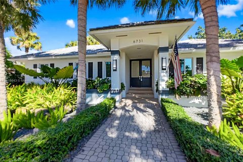 Villa ou maison à louer à Palmetto Bay, Floride: 4 chambres, 266.91 m2 № 1974833 - photo 2