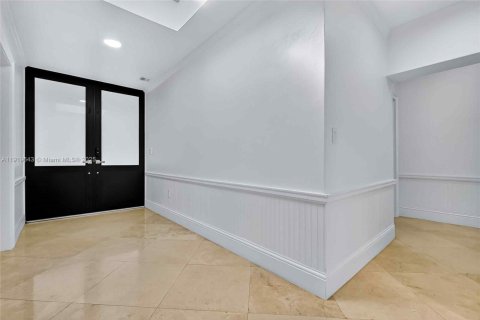 Villa ou maison à louer à Palmetto Bay, Floride: 4 chambres, 266.91 m2 № 1974833 - photo 9