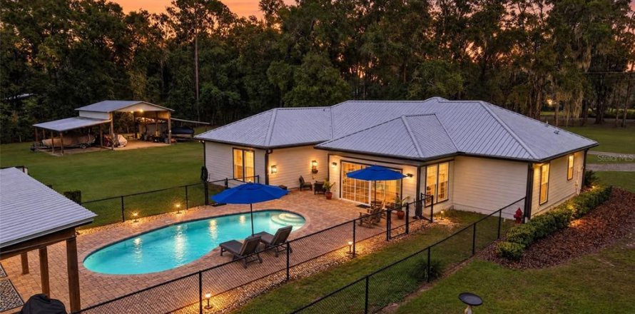 Villa ou maison à Newberry, Floride 4 chambres, 177.63 m2 № 2408072
