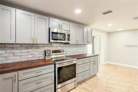 Villa ou maison à vendre à Seminole, Floride: 3 chambres, 130.06 m2 № 2408137 - photo 4