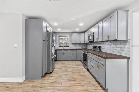 Villa ou maison à vendre à Seminole, Floride: 3 chambres, 130.06 m2 № 2408137 - photo 2