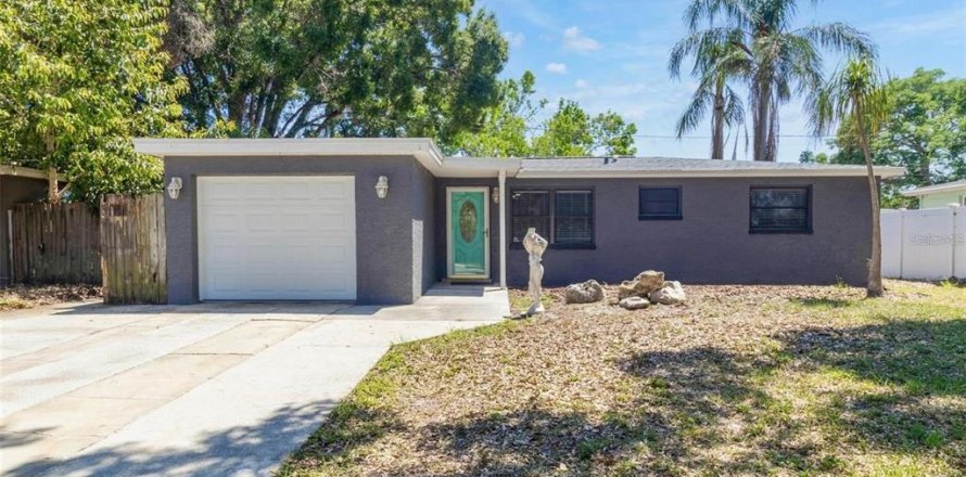Villa ou maison à Seminole, Floride 3 chambres, 130.06 m2 № 2408137