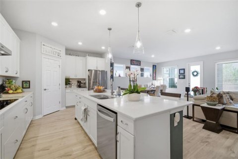 Casa en alquiler en Wesley Chapel, Florida, 4 dormitorios, 251.67 m2 № 2167728 - foto 11