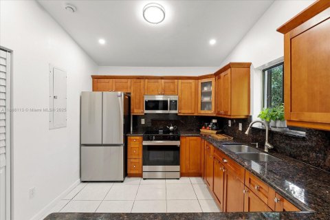 Casa en venta en Homestead, Florida, 4 dormitorios, 173.08 m2 № 1945396 - foto 6