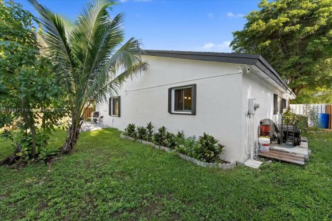Casa en venta en Homestead, Florida, 4 dormitorios, 173.08 m2 № 1945396 - foto 22