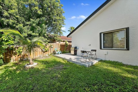 Casa en venta en Homestead, Florida, 4 dormitorios, 173.08 m2 № 1945396 - foto 23