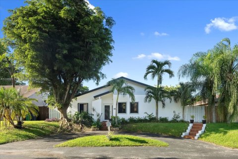 Casa en venta en Homestead, Florida, 4 dormitorios, 173.08 m2 № 1945396 - foto 1