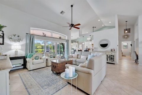 House in Sarasota, Florida 3 bedrooms, 206.52 sq.m. № 1842154 - photo 12