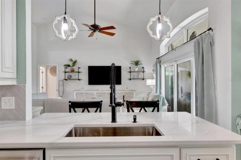 House in Sarasota, Florida 3 bedrooms, 206.52 sq.m. № 1842154 - photo 18