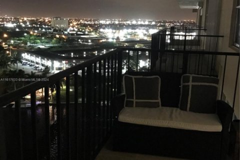 Купить кондоминиум в Халландейл-Бич, Флорида 1 спальня, 85.75м2, № 1981471 - фото 7