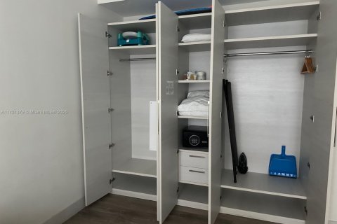 Купить кондоминиум в Холливуд, Флорида 1 спальня, 75.9м2, № 1957927 - фото 21