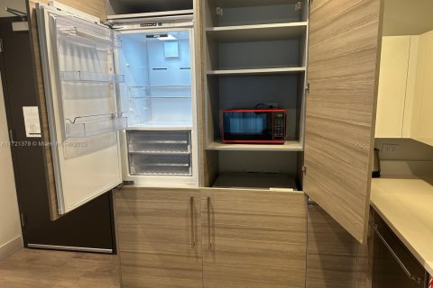 Купить кондоминиум в Холливуд, Флорида 1 спальня, 75.9м2, № 1957927 - фото 10