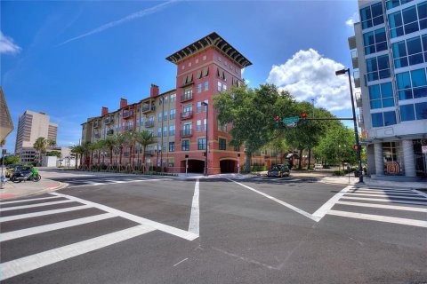 Copropriété à vendre à Orlando, Floride: 2 chambres, 104.14 m2 № 1910896 - photo 1