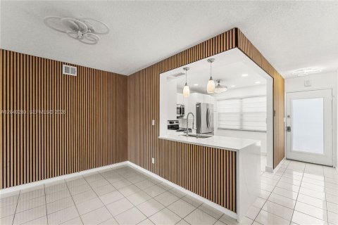 Condo in Coconut Creek, Florida, 2 bedrooms № 2145904 - photo 18