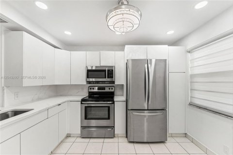 Condo in Coconut Creek, Florida, 2 bedrooms № 2145904 - photo 17