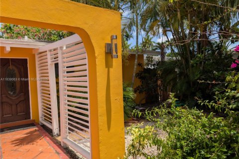 House in Fort Lauderdale, Florida 2 bedrooms, 132.29 sq.m. № 1825733 - photo 7