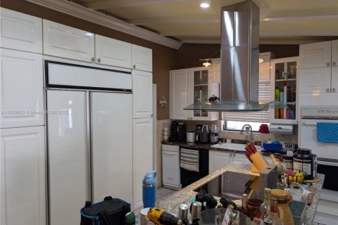 House in Fort Lauderdale, Florida 2 bedrooms, 132.29 sq.m. № 1825733 - photo 10