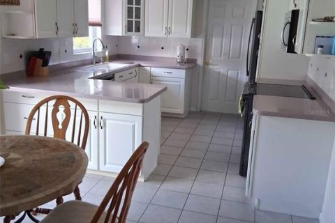 Villa ou maison à vendre à Seminole, Floride: 4 chambres, 149.76 m2 № 2420225 - photo 5