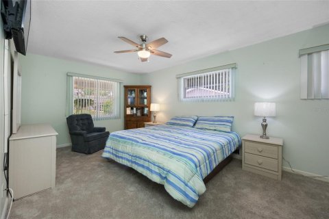 Villa ou maison à vendre à Seminole, Floride: 4 chambres, 149.76 m2 № 2420225 - photo 10
