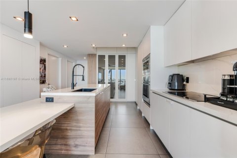 Apartamento en alquiler en Miami, Florida, 2 dormitorios, 99.68 m2 № 1944207 - foto 10