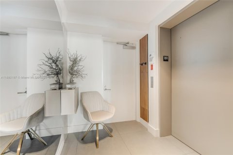 Apartamento en alquiler en Miami, Florida, 2 dormitorios, 99.68 m2 № 1944207 - foto 25