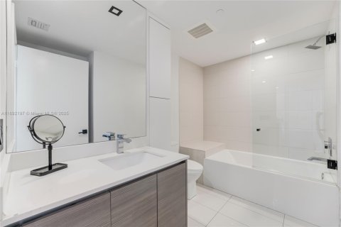 Apartamento en alquiler en Miami, Florida, 2 dormitorios, 99.68 m2 № 1944207 - foto 27