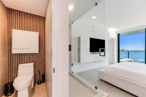 Apartamento en alquiler en Miami, Florida, 2 dormitorios, 99.68 m2 № 1944207 - foto 23