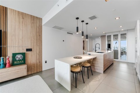 Apartamento en alquiler en Miami, Florida, 2 dormitorios, 99.68 m2 № 1944207 - foto 8